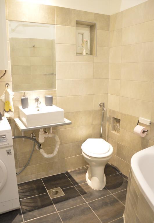 Friendly Apartment In Center Budapest Luaran gambar